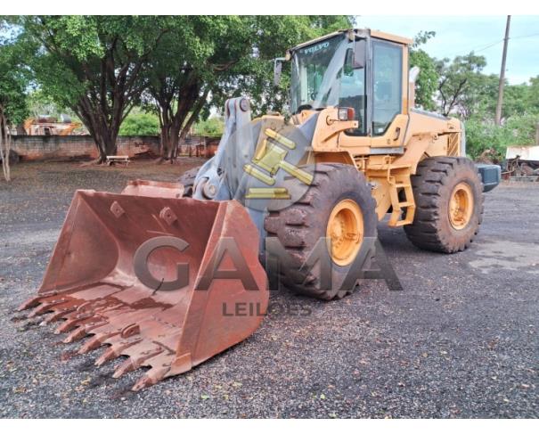 Foto de PÁ CARREGADEIRA VOLVO L110 - ANO 2009