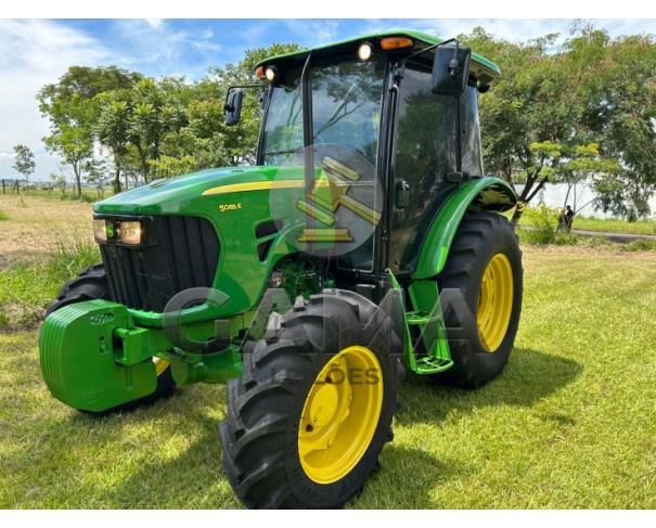 Foto de TRATOR JOHN DEERE 5085E – ANO 2016
