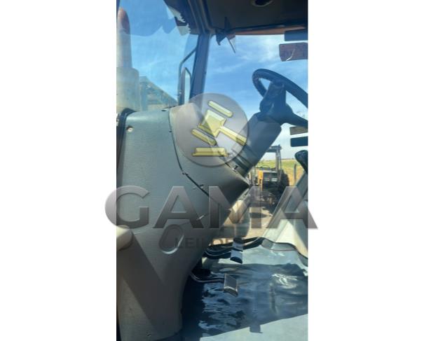 Foto de TRATOR VALTRA BH180 - ANO 2011