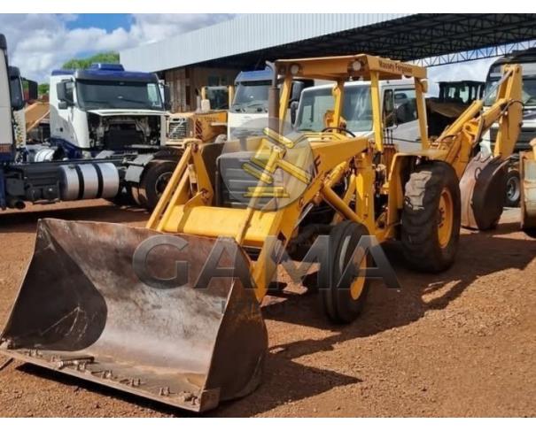 Foto de RETROESCAVADEIRA MF 275