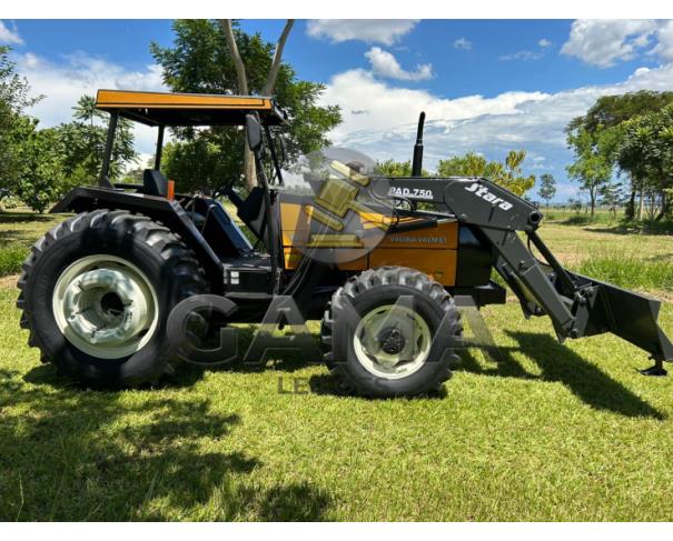 Foto de TRATOR VALTRA 985S - ANO 2002 C/ LÂMINA STARA