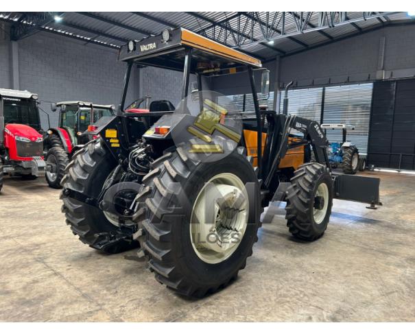 Foto de TRATOR VALTRA 985S 4X4 - ANO 2002 C/ LÂMINA STARA