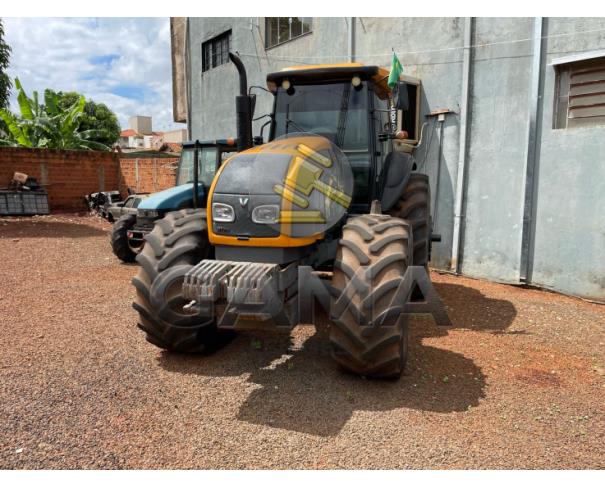Foto de TRATOR VALTRA BT210 – ANO 2013