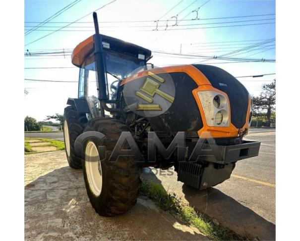 Foto de TRATOR VALTRA BM110 - ANO 2016 (02)
