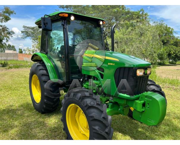 Foto de TRATOR JOHN DEERE 5085E – ANO 2016