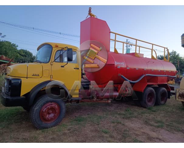 Foto de MERCEDES BENZ 2213 - ANO 1984 COM ACOPLAMENTO BOMBEIRO GASCOM DE 14.000 L