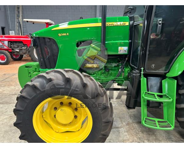 Foto de TRATOR JOHN DEERE 5085 - ANO 2015/2016