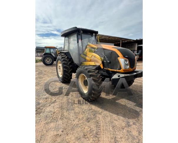 Foto de TRATOR VALTRA BM110 - ANO 2016