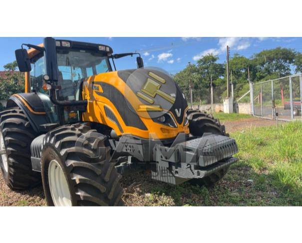Foto de TRATOR VALTRA BH224 – ANO 2022