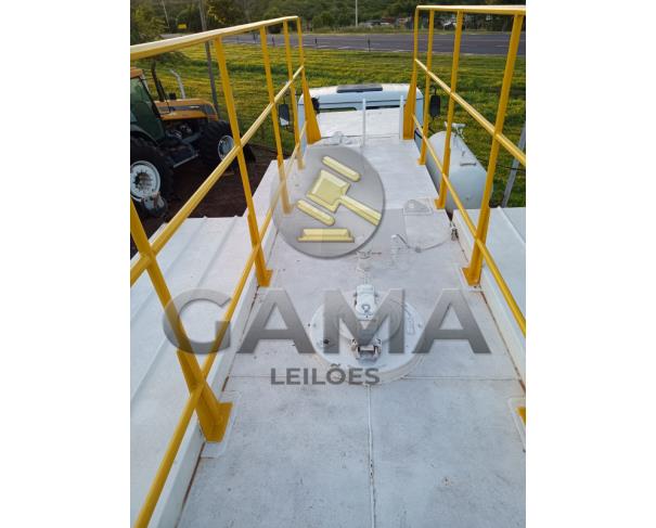 Foto de MERCEDES BENZ 1718 - ANO 2010 ACOPLADO COM COMBOIO DE LUBRIFICAÇÃO E ABASTECIMENTO GASCOM PRESSOLUB