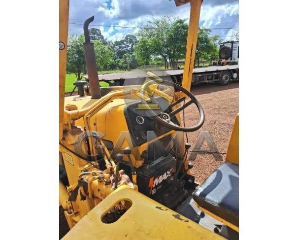 Foto de RETROESCAVADEIRA MF 275