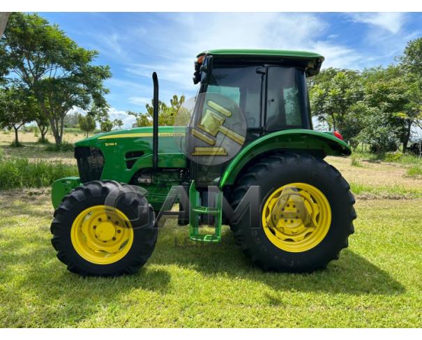 Foto de TRATOR JOHN DEERE 5085 - ANO 2015/2016